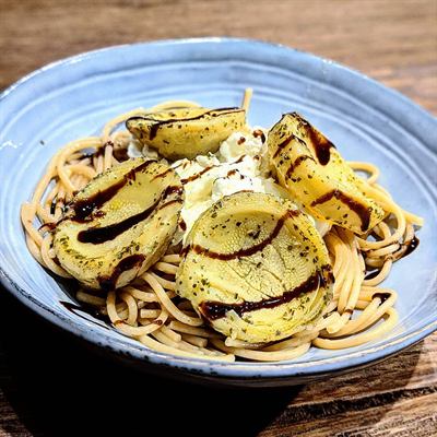 Spaghetti complets aux artichauts et chèvre frais