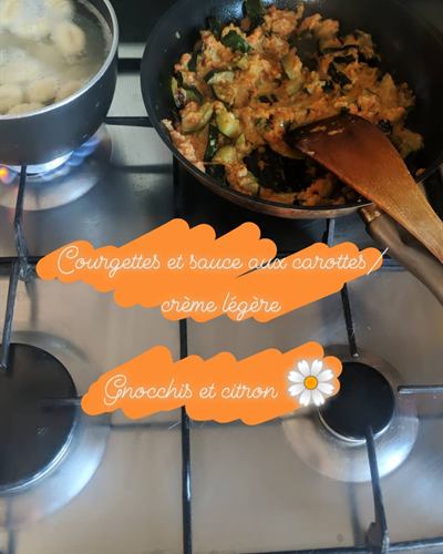 Gnocchis, courgettes et sauce carottes à la crème légère