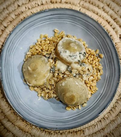 Blé aux artichauts et crème légère au bleu