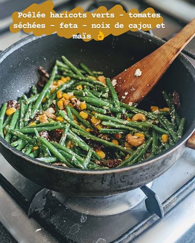 Poêlée haricots verts, tomates séchées, feta, cajou et maïs