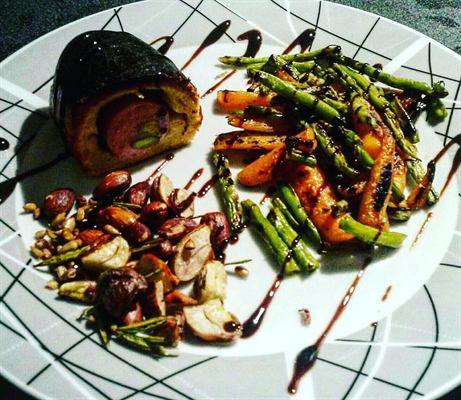 Saucisson brioché et méli-mélo de légumes aux châtaignes