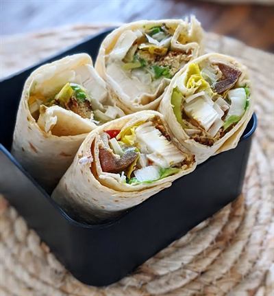 Wraps tofu, avocat, endives et sauce yaourt citronnée