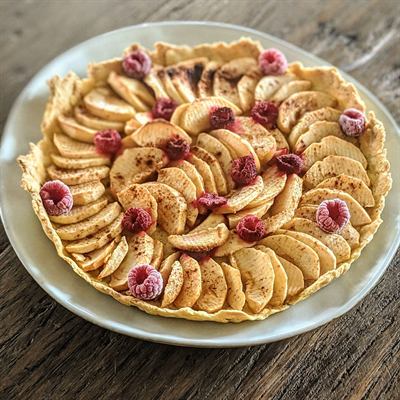 Tarte automnale pomme, framboise et cannelle