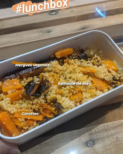 Semoule, carottes rôties et merguez végétales