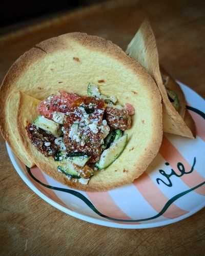 La salade pimpée et son wrap croustillant