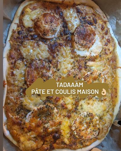 Pizza chèvre, comté et coulis maison