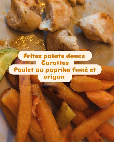 Frites de patate douce, carottes et poulet au paprika fumé
