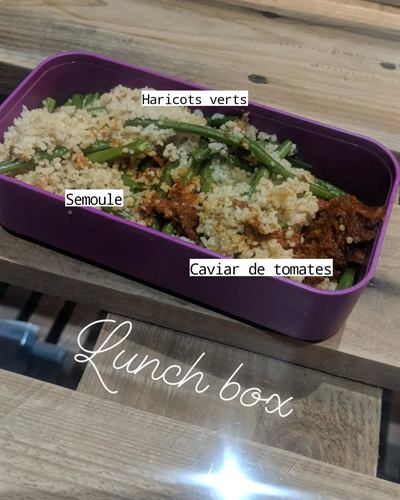 Lunch box semoule, haricots verts et caviar de tomates