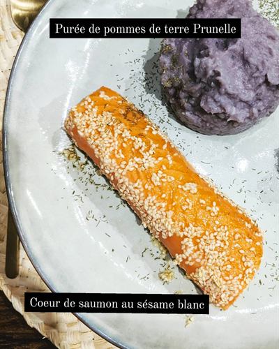 Cœur de saumon au sésame blanc et purée Prunelle