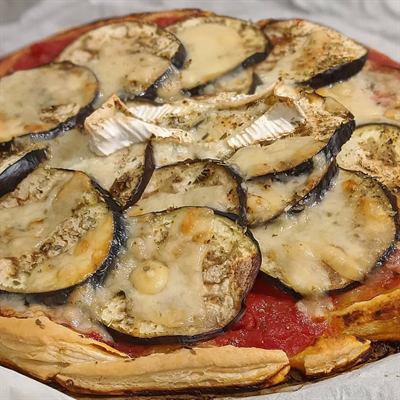Tarte coulis de tomates, aubergines, comté et coulommiers