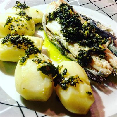 Truite, pommes de terre et persillade à l'huile d'olive