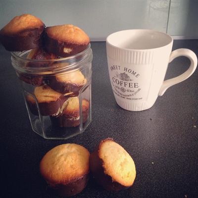 Mini-cakes au citron et coque de chocolat