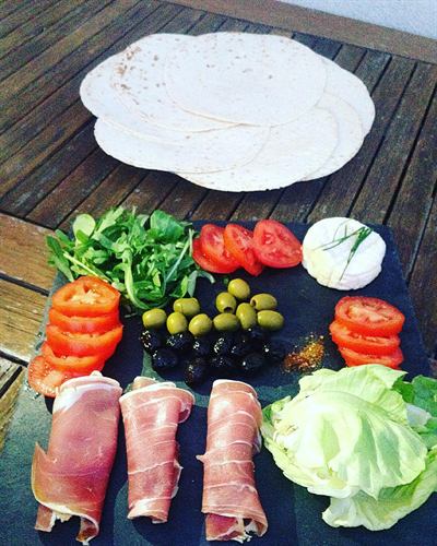 Fajitas froides au saint-marcellin et jambon cru