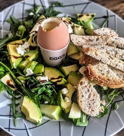Oeuf à la coque et sa salade printanière