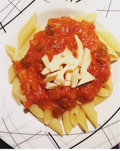 Penne à la sauce mexicaine et emmental