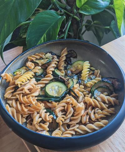 Tortis complètes aux courgettes et à l'œuf