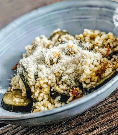 Riz blanc, ratatouille maison et parmesan