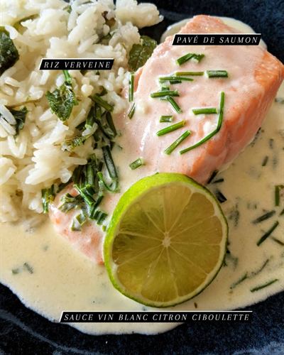 Pavé de saumon, riz à la verveine et sauce vin blanc-citron