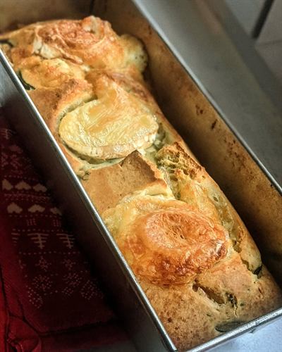 Cake courgettes, chèvre et persil frais
