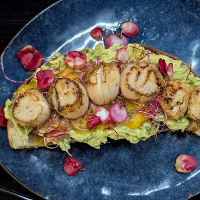 Tartine del amor aux saint-jacques et guacamole clémentine-passion