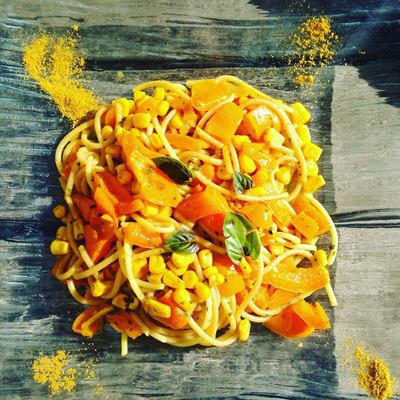 Spaghetti sauce poivrons orange, maïs et curry