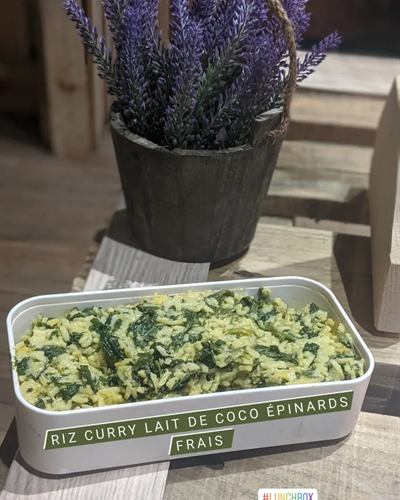 Riz au curry, lait de coco et épinards frais