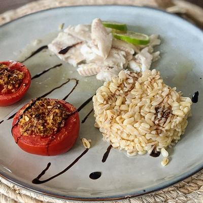 Merlan au citron vert, tomates provençales à la moutarde et Ebly