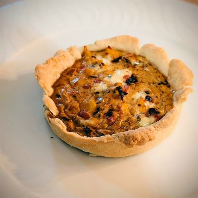 Petite quiche olives, poivrons et fourme d'Ambert