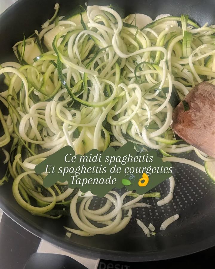 Spaghetti et spaghetti de courgettes à la tapenade