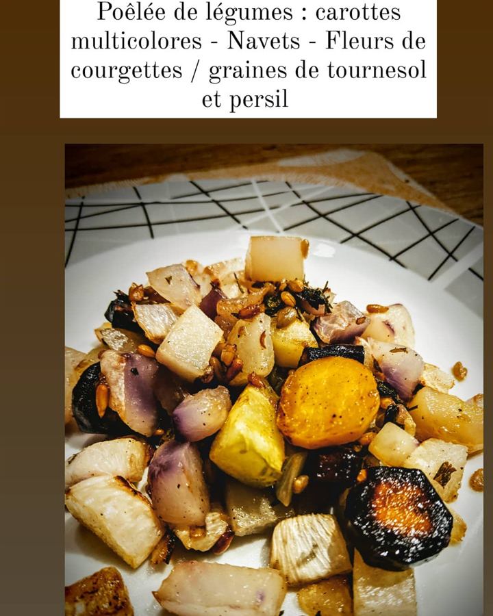 Poêlée de carottes multicolores, navets et fleurs de courgette
