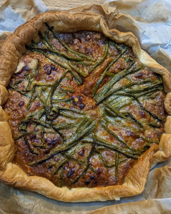 Tarte Asperges ~ Sauce tomate ~ Parmesan