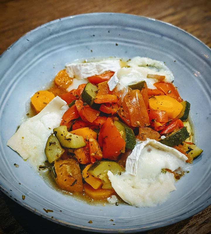 Poêlée de légumes et sa pointe de chèvre