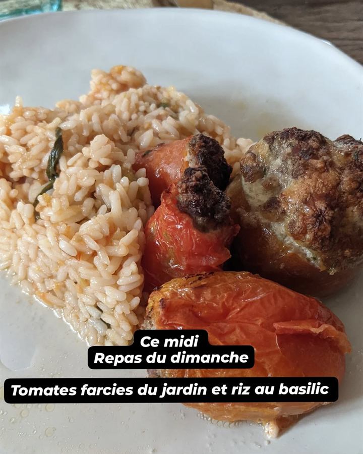 Tomates farcies du jardin et riz au basilic