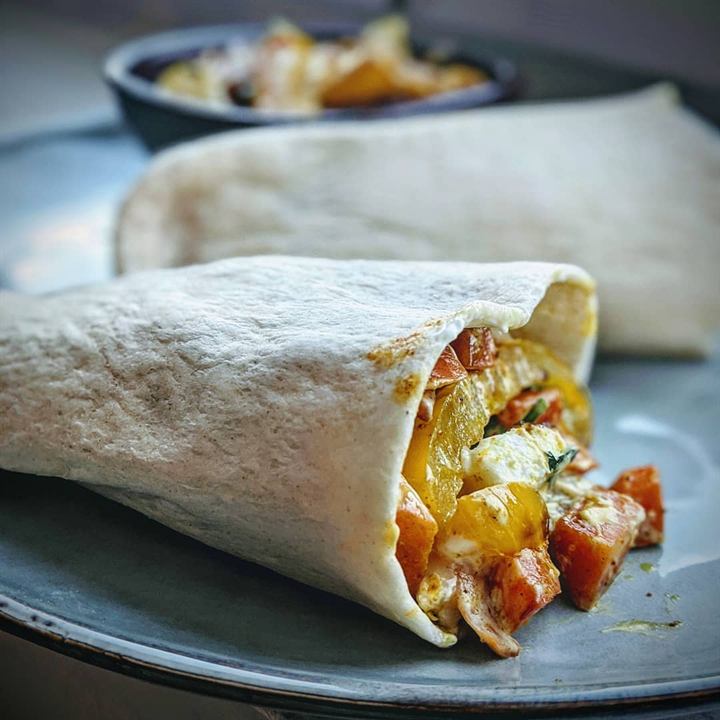 Fajitas végétariennes carottes, poivrons, chèvre et curry