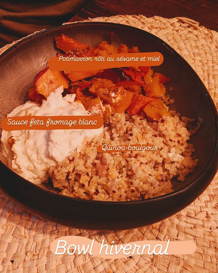 Bowl d'hiver quinoa-boulgour, potimarron rôti au sésame et sauce feta