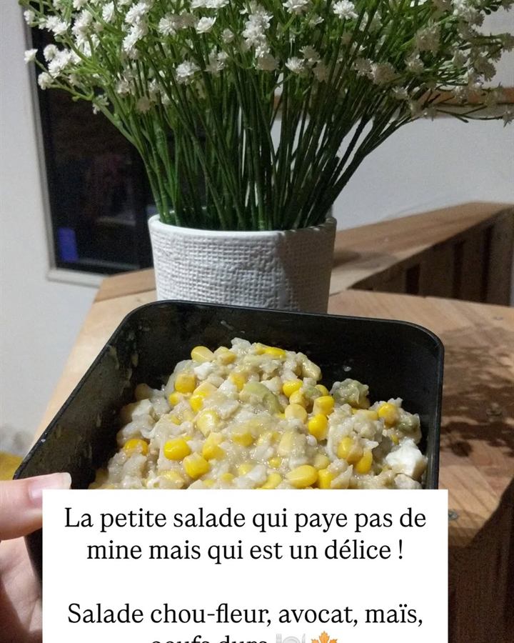 Salade chou-fleur, avocat, maïs et œufs durs