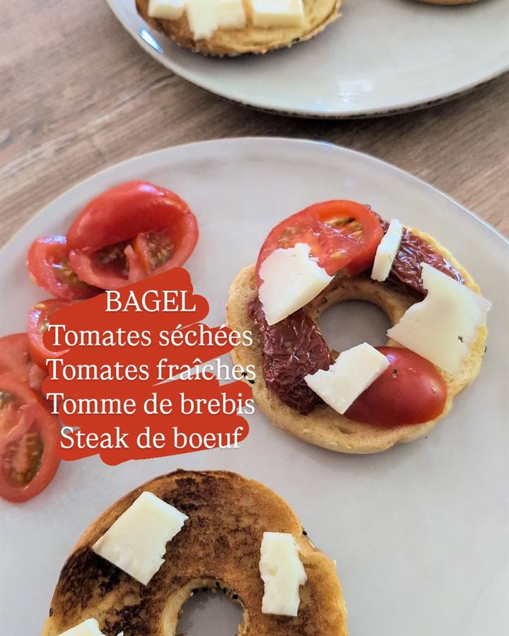 Bagel steak, tomates séchées et tomme de brebis