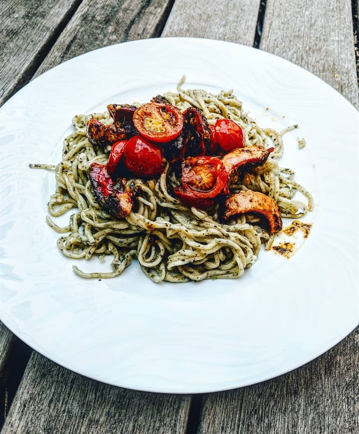 Spaghettis maison aux tomates cerises et à l'oseille