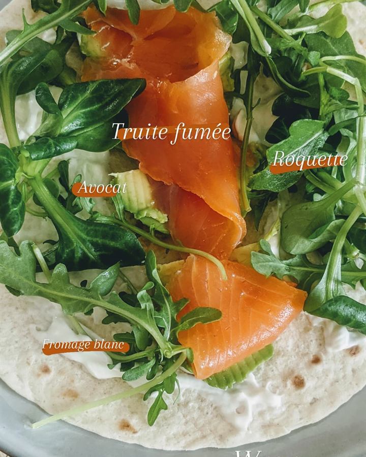 Wrap truite fumée, roquette, avocat et fromage blanc