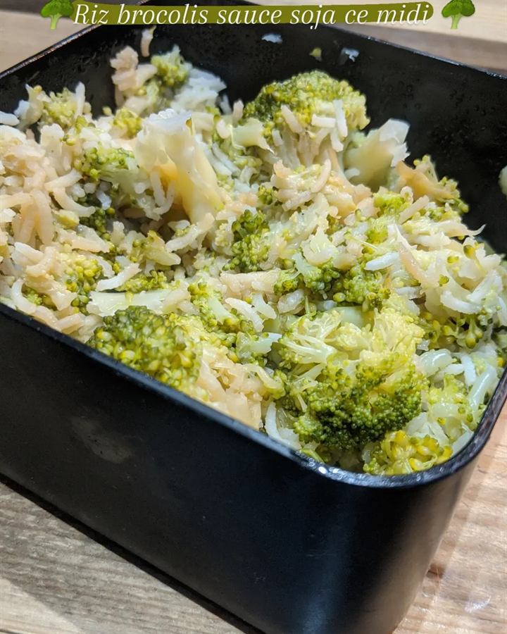 Riz aux brocolis gratiné, sauce soja