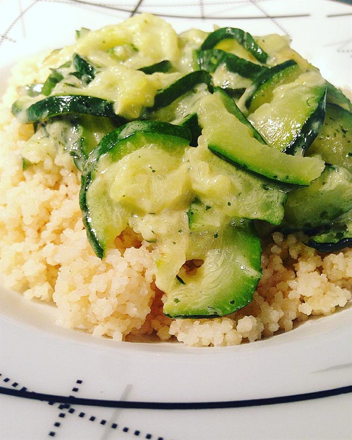 Semoule à l'huile d'olive et courgettes au parmesan