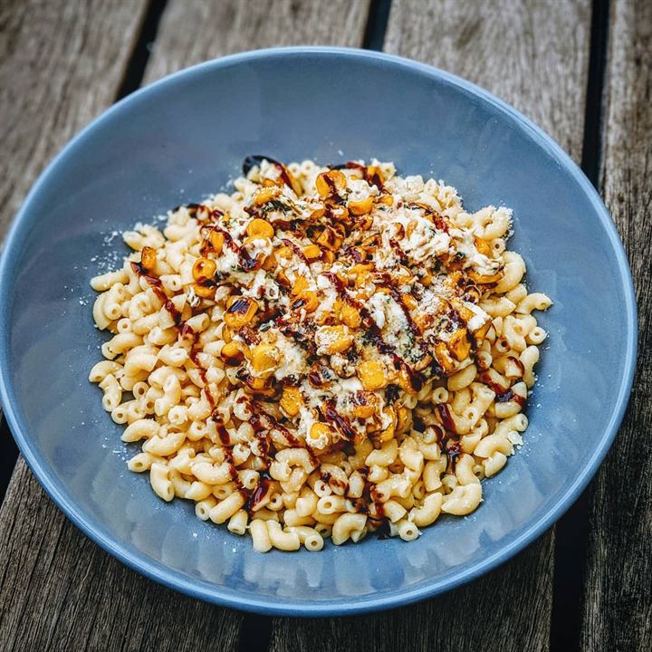 Coquillettes de l'été, maïs, feta et balsamique