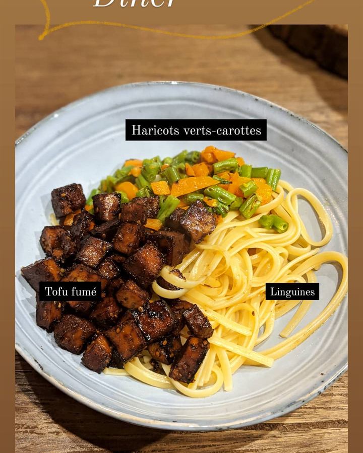 Linguine au tofu fumé, haricots verts et carottes