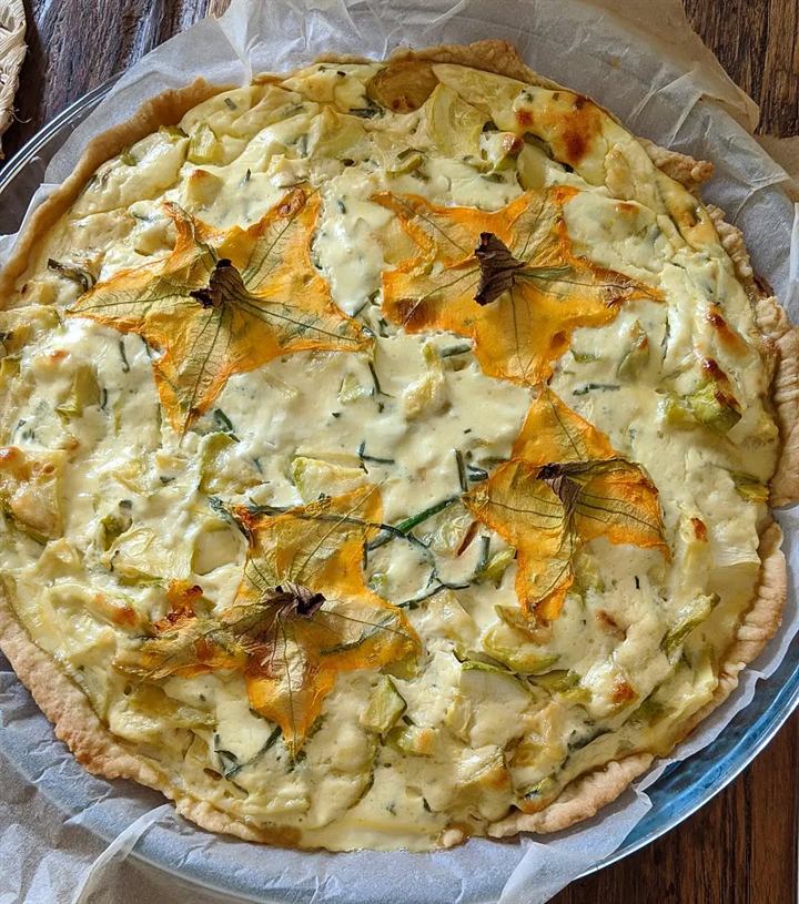 Quiche courgettes, chèvre frais et ciboulette, pâte à l'huile d'olive