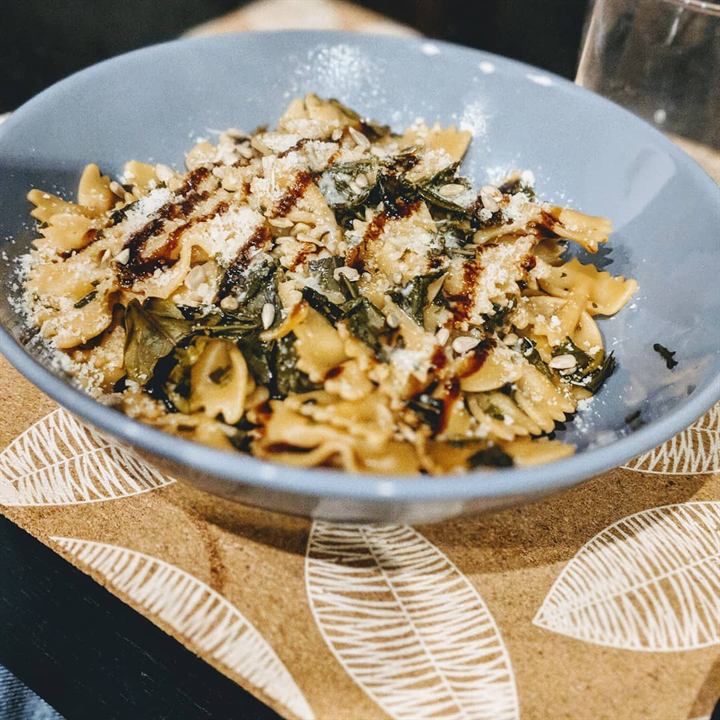 Farfalle à la verveine et au parmesan