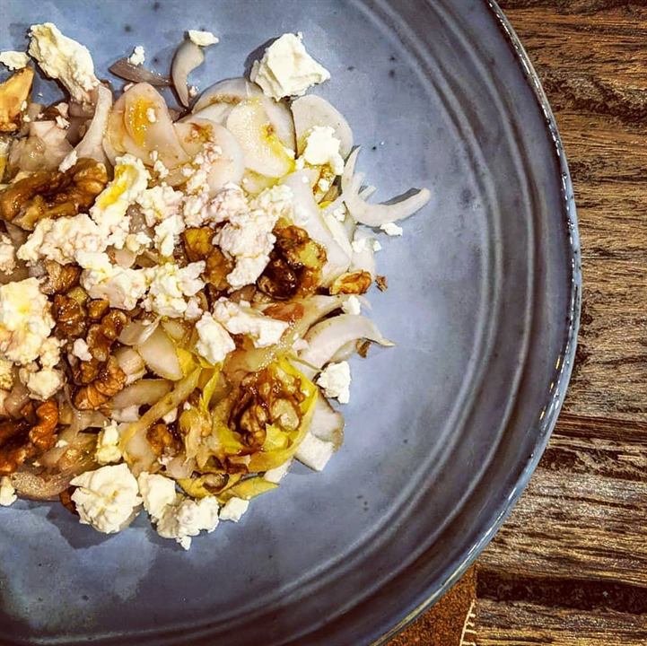 Salade endives, noix et feta