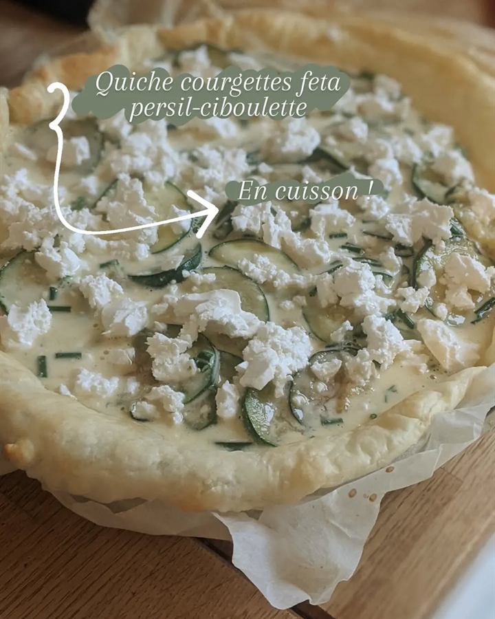 Quiche courgettes, feta, persil et ciboulette