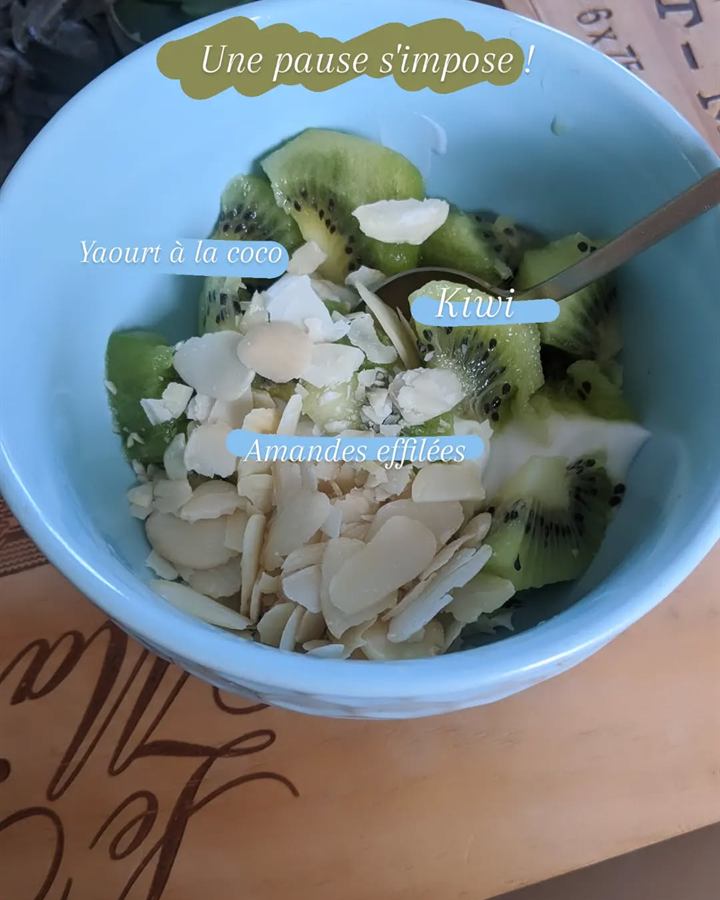 Pause yaourt coco, kiwi et amandes effilées