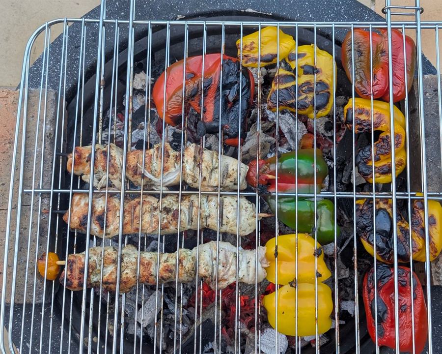 Brochettes de poulet citron-mandarine et poivrons grillés