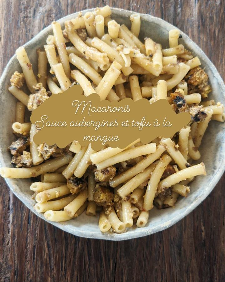 Macaronis sauce aubergine et tofu à la mangue